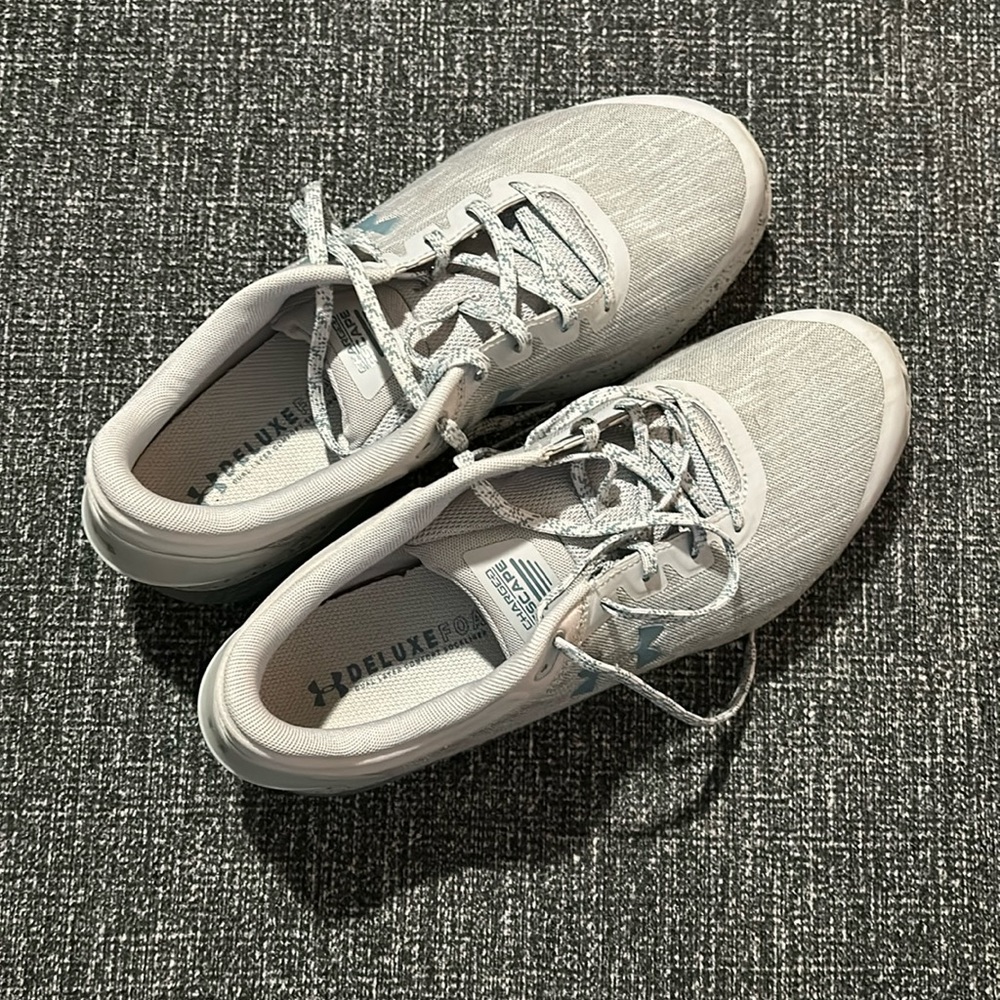 Men’s Size 10.5 Grey Under Armour Shoes